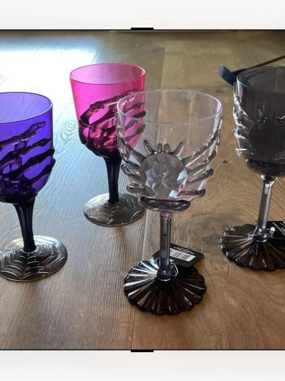 4 Halloween Goblets 2 Spiders & 2 Skeleton hands